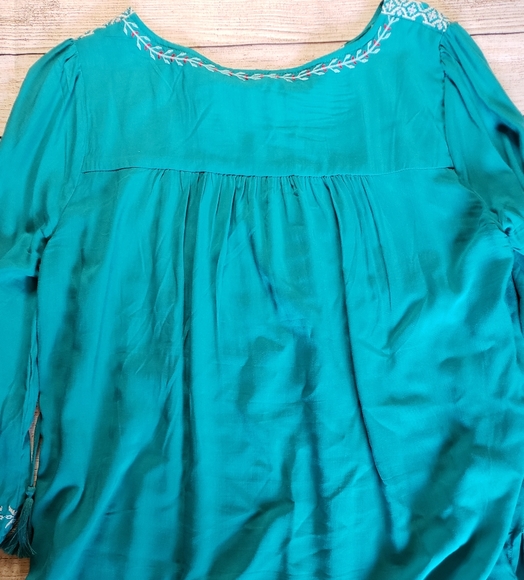 April Sky embroidered blouse size small - Picture 4 of 4